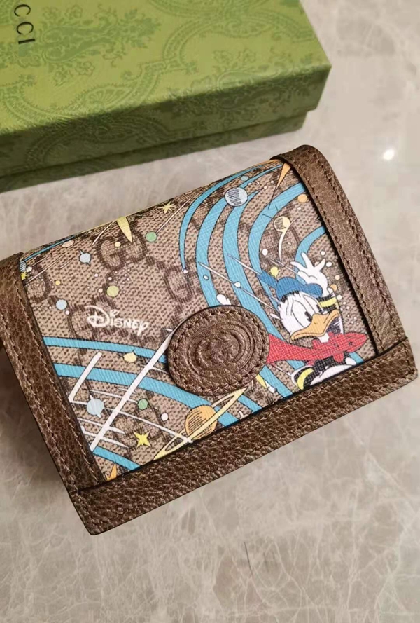 グッチ財布 レプリカ正面デザイン